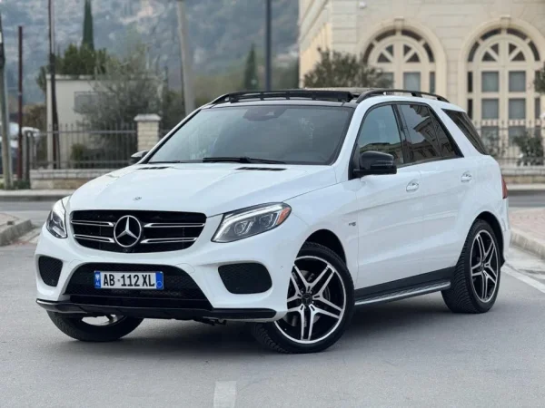 Berat, shes makine Mercedes-Benz GLE 43 AMG 4MATIC – Viti 2017 Benzin, e bardhë automatik Kondicioner 119.000 km 27.500 €