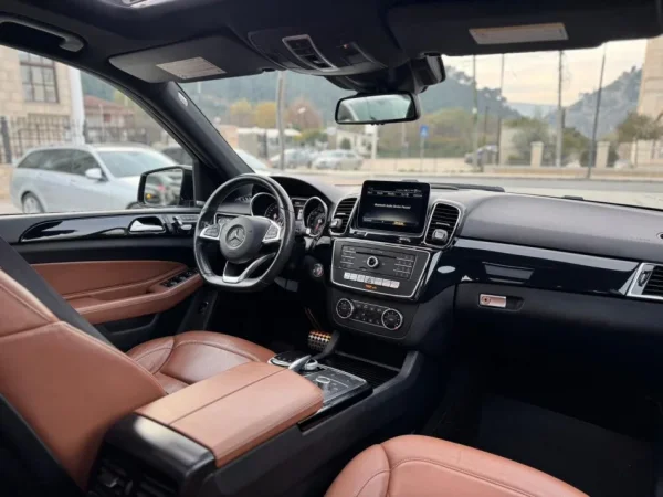 Berat, shes makine Mercedes-Benz GLE 43 AMG 4MATIC – Viti 2017 Benzin, e bardhë automatik Kondicioner 119.000 km 27.500 €