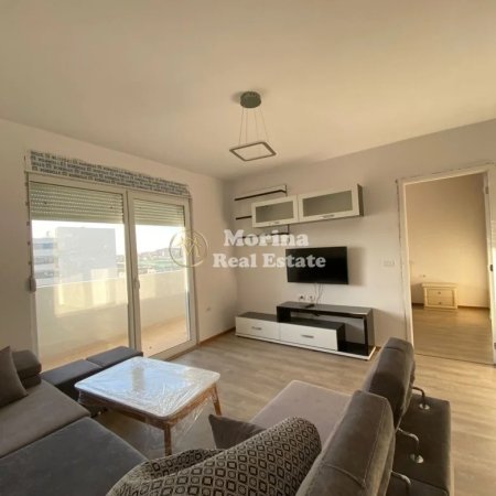 Tirane, jepet me qera apartament 3+1 Kati 3, 115 m² 600 € (Rruga 5 Maji)