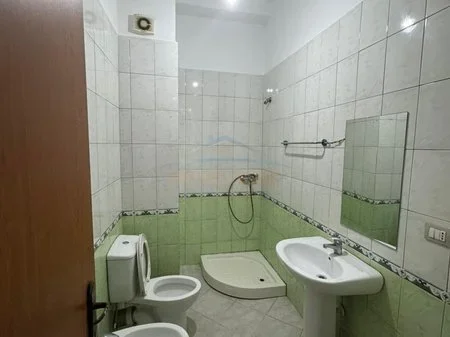Tirane, shitet apartament 1+1 Kati 1, 69 m² 96.600 €