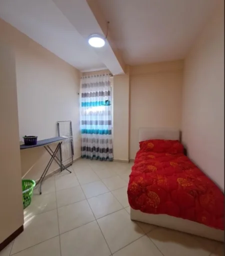 Tirane, jepet me qera apartament 2+1 , 550 € (KODRA E DIELLIT)