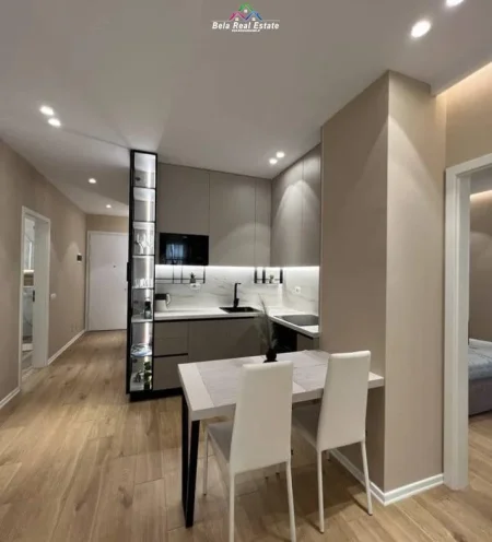 Tirane, jepet me qera apartament 1+1 Kati 8, 60 m² 620 € (Rruga Siri Kodra)