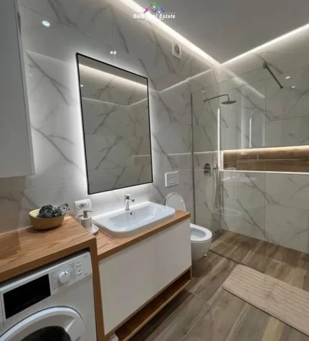 Tirane, jepet me qera apartament 1+1 Kati 8, 60 m² 620 € (Rruga Siri Kodra)