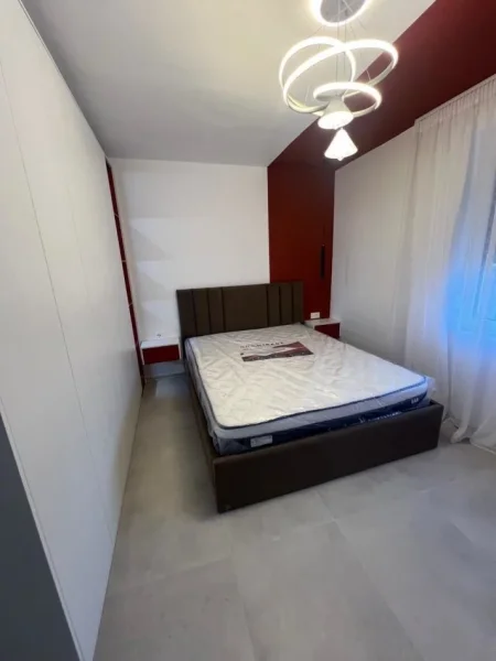 Tirane, jepet me qera apartament 2+1 , 70 m² 650 € (gjimnazi ismail qemali)