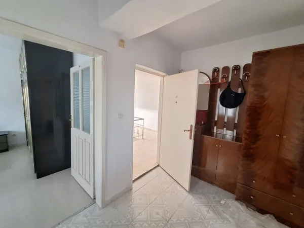 Pa komision - Shes apartament 2+1+Aneks+Ballkon Kati 4, 63 m² 10.600.000 Leke (Ali Demi)