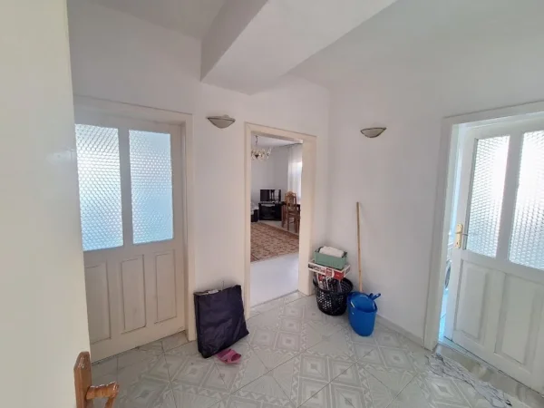 Pa komision - Shes apartament 2+1+Aneks+Ballkon Kati 4, 63 m² 10.600.000 Leke (Ali Demi)