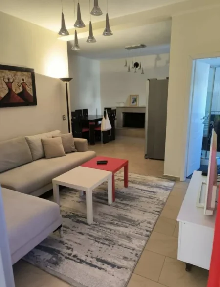 Tirane, jepet me qera apartament 2+1 , 70 m² 470 € (ali demi)