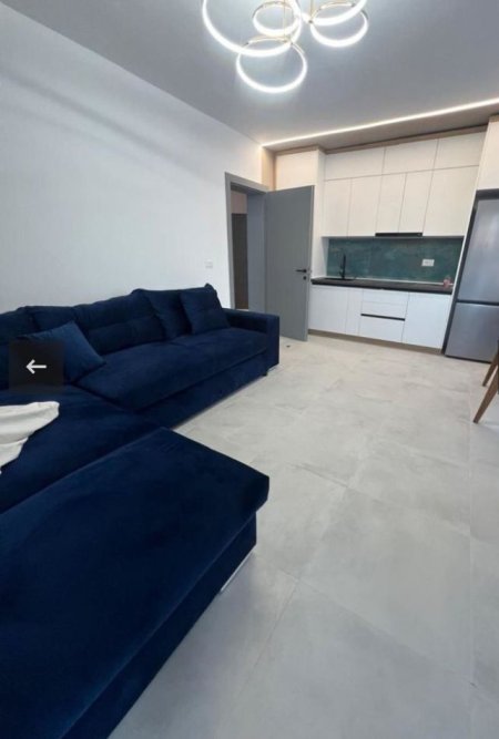 Tirane, jepet me qera apartament 2+1+Ballkon Kati 4, 80 m² 650 € (PAZARI I RI)