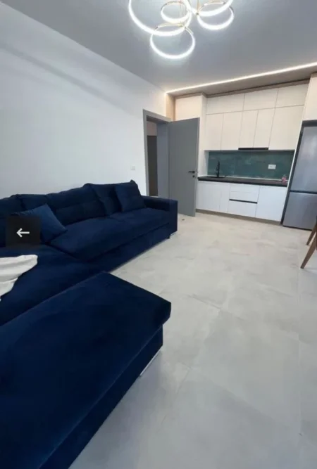 Tirane, jepet me qera apartament 2+1+Ballkon Kati 4, 80 m² 650 € (PAZARI I RI)