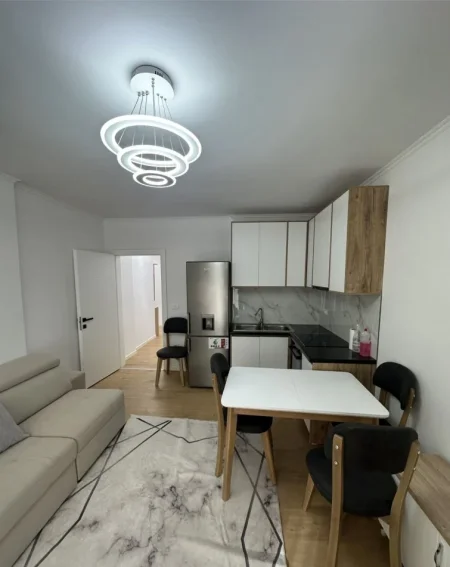 Tirane, jepet me qera apartament 2+1+Ballkon Kati 4, 80 m² 600 € (DON BOSKO)