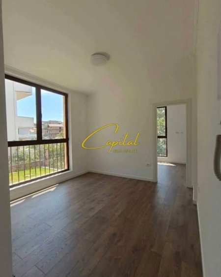 Tirane, jepet me qera Vile 3 Katshe Kati 3, 360 m² 2.500 € (RRUGA E ELBASANIT)