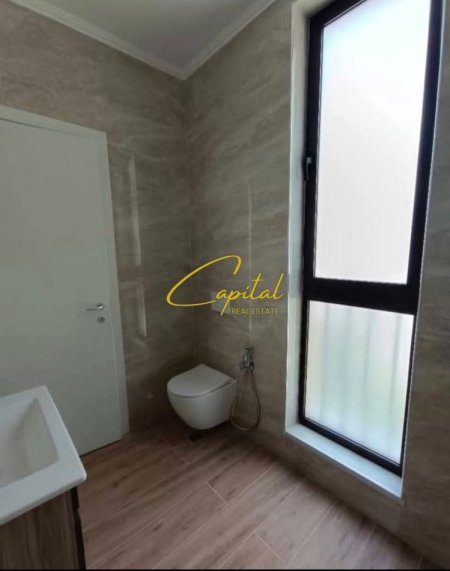 Tirane, jepet me qera Vile 3 Katshe Kati 3, 360 m² 2.500 € (RRUGA E ELBASANIT)