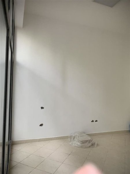 Tirane, shes dyqan Kati 0, 38 m² 145.000 € (Rruga Islam Alla)