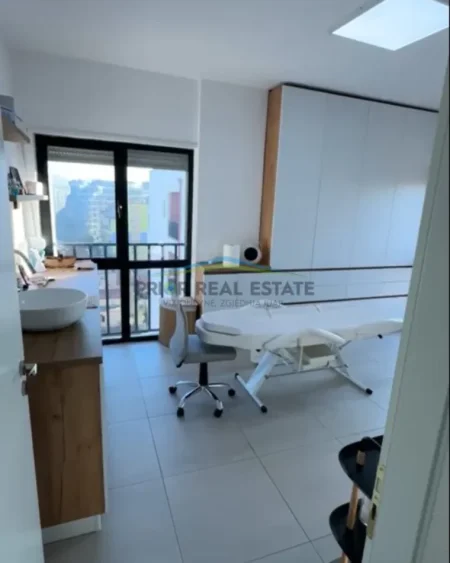 Tirane, shitet apartament 3+1+2, Kati 8, 116 m² 273.760€ (Qender , Vila Gold)