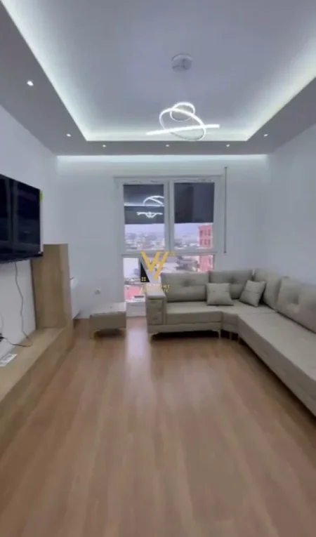 Tirane, jepet me qera apartament 3+1+Aneks+Ballkon Kati 4, 130 m² 520 € (PASKUQAN)
