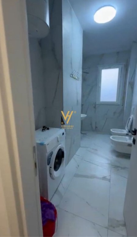 Tirane, jepet me qera apartament 3+1+Aneks+Ballkon Kati 4, 130 m² 520 € (PASKUQAN)