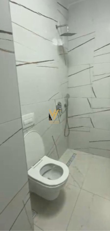 Tirane, jepet me qera apartament 3+1+Aneks+Ballkon Kati 4, 130 m² 520 € (PASKUQAN)