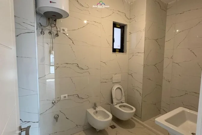 Tirane, jepet me qera dyqan Kati 1, 104 m² 700 € (Rruga Xhanfize Keko)