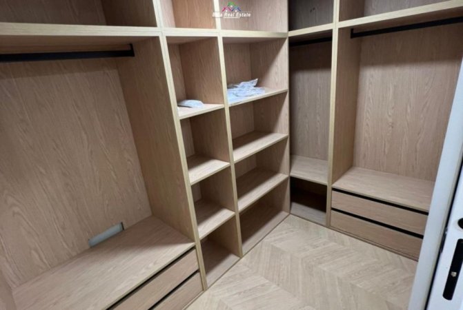 Tirane, shes apartament duplex 2+1 Kati 2, 114 m² 200.000 € (Rruga e Kavajes)