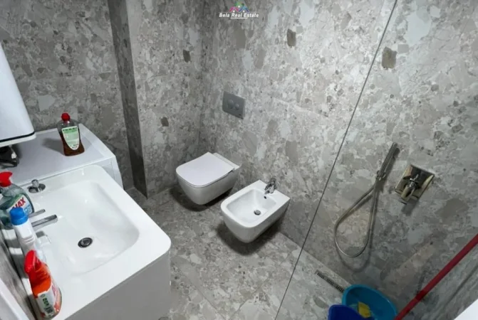 Tirane, shes apartament duplex 2+1 Kati 2, 114 m² 200.000 € (Rruga e Kavajes)