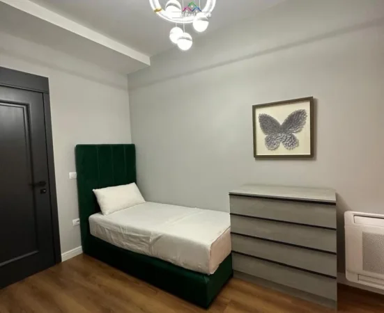 Tirane, jepet me qera apartament 3+1 Kati 14, 140 m² 2.800 € (Rruga e KAvajes)