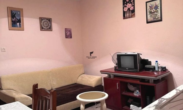 Tirane, jepet me qera apartament 1+1 Kati 1, 55 m² 400 € (MYSLYM SHYRI)