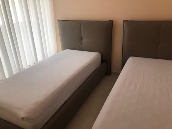 Tirane, jepet me qera apartament 2+1 Kati 6, 700 € (bulevardi bajram curri)