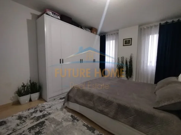 Tirane, shitet apartament 1+1 Kati 9, 95 m² 120.000 € (Kamez)