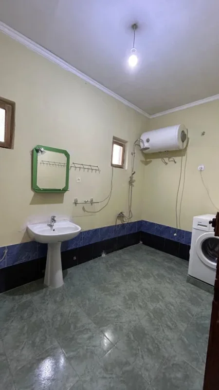 Tirane, jepet me qera Vile 2+1 Kati 1, 500 € 