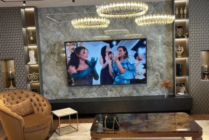 Tirane, jepet me qera apartament 3+1 Kati 0, 360 m² 4.500 € (Teg)