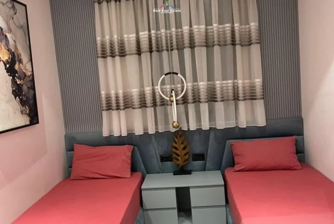 Tirane, jepet me qera apartament 3+1 Kati 0, 360 m² 4.500 € (Teg)