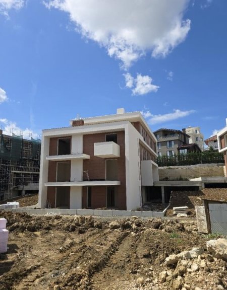 Tirane, shitet apartament 2+1+Ballkon Kati 1, 146 m² (Teg)