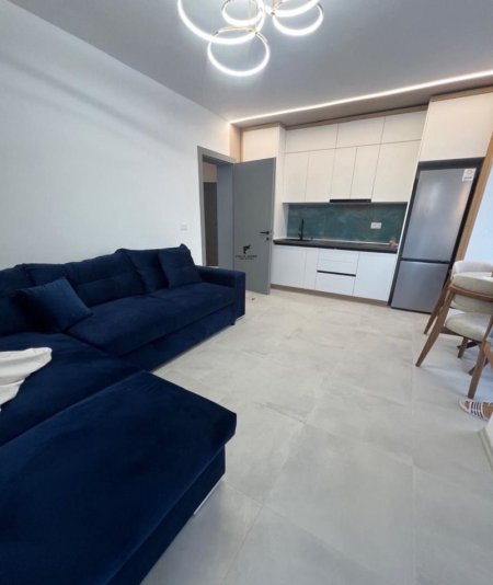 Tirane, jepet me qera apartament 2+1+Ballkon Kati 4, 70 m² 650 € (PAZARI I RI)