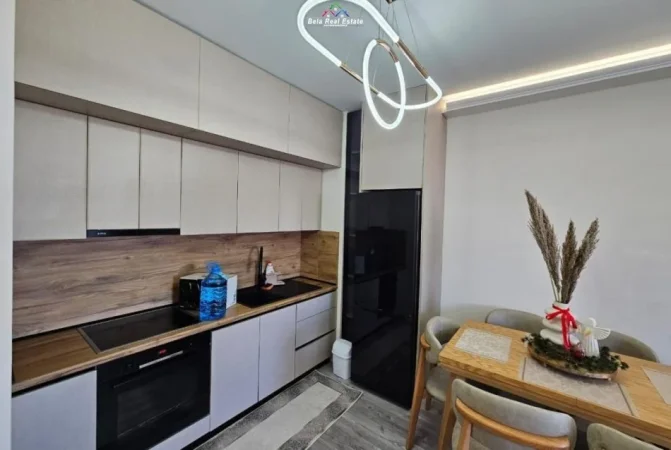 Tirane, jepet me qera apartament 2+1 Kati 6, 96 m² 650 € (Rruga e Kavajes)