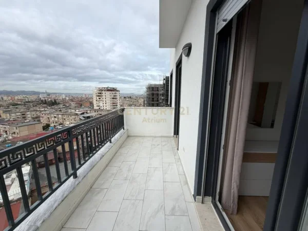Tirane, jepet me qera apartament 2+1 Kati 8, 100 m² 650 € 