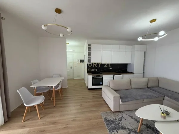 Tirane, jepet me qera apartament 2+1 Kati 8, 100 m² 650 € 