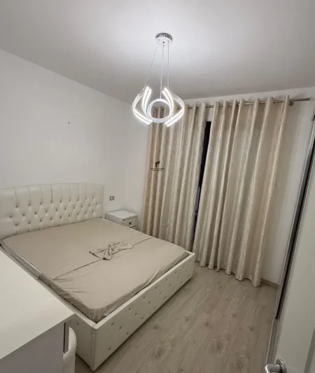 Tirane, jepet me qera apartament 1+1+Ballkon Kati 4, 60 m² 450 € (ASTIR)