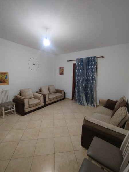 Tirane, jap me qera shtepi 1+1+Ballkon Kati 0, 60 m² 250 € (Rruga Teki Selenica)