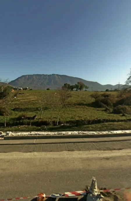 Tirane, shes toke , 3.850 m² 840.000 € 