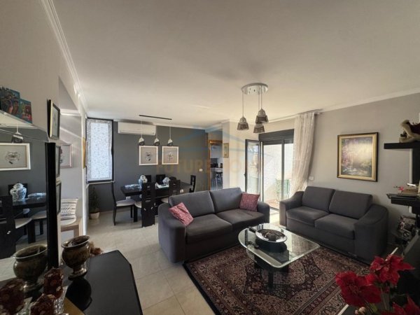 Tirane, shes apartament 3+1+Ballkon Kati 6, 130 m² 420.000 € 
