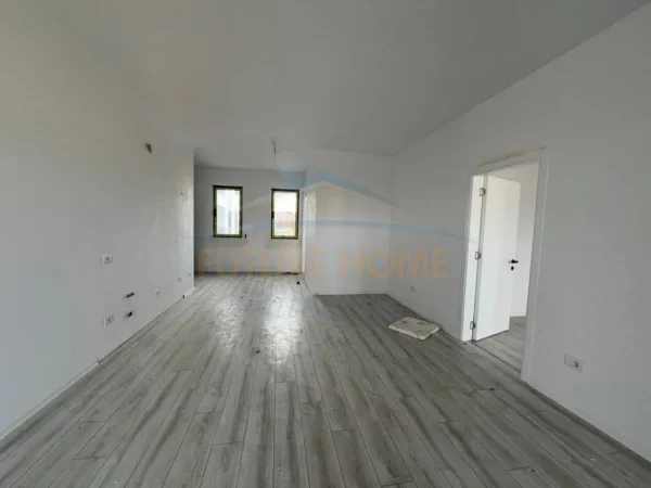 Tirane, shes apartament 2+1 Kati 3, 114 m² 