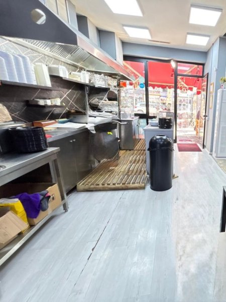 Tirane, jepet me qera ambjent biznesi Kati 0, 40 m² 2.900 € 