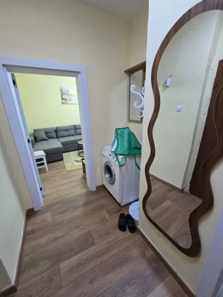 Tirane, jepet me qera apartament 1+1+Ballkon Kati 2, 63 m² 600 € 