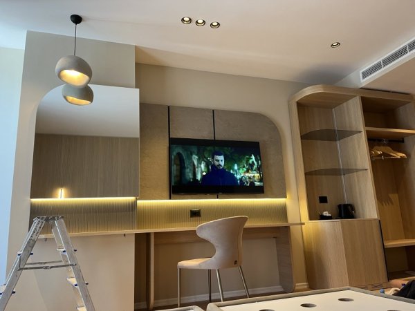 Ofroj instalime elektrike për shtëpi, biznese dhe lokale – Fier