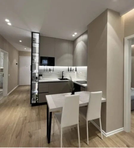 Tirane, jepet me qera apartament 1+1+Ballkon Kati 8, 60 m² 620 € 