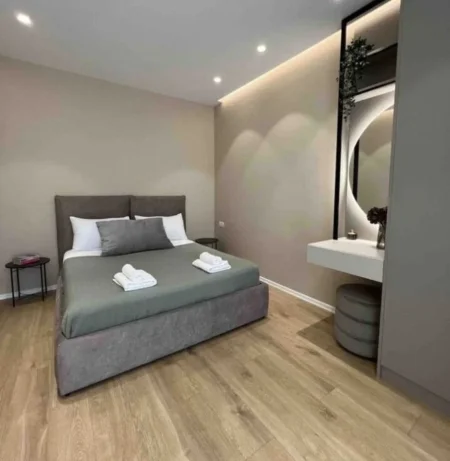 Tirane, jepet me qera apartament 1+1+Ballkon Kati 8, 60 m² 620 € 