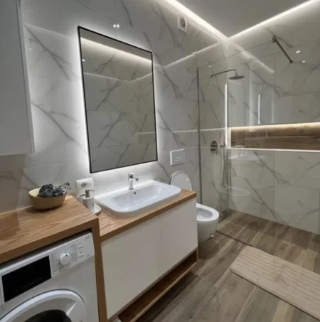 Tirane, jepet me qera apartament 1+1+Ballkon Kati 8, 60 m² 620 € 