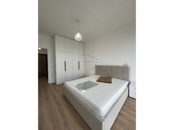 Tirane, jepet me qera apartament 2+1+Ballkon Kati 5, 93 m² 650 € (Unaza e Re)