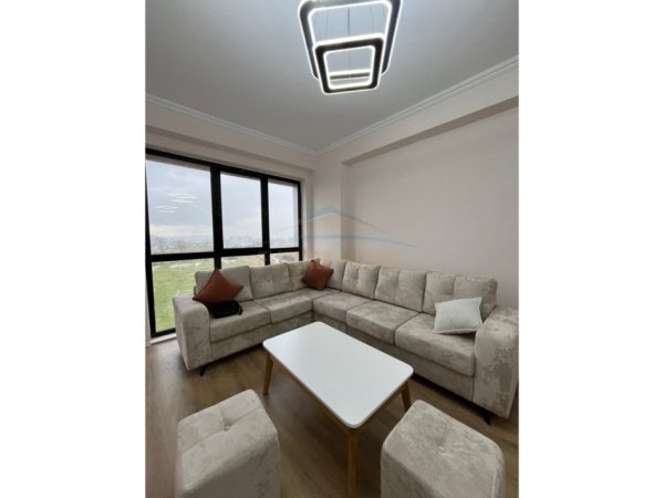 Tirane, jepet me qera apartament 2+1+Ballkon Kati 5, 93 m² 650 € (Unaza e Re)