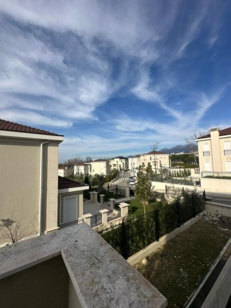 Tirane, shitet Vile 3+1+Ballkon , 515 m² 1.400.000 € (TEG)